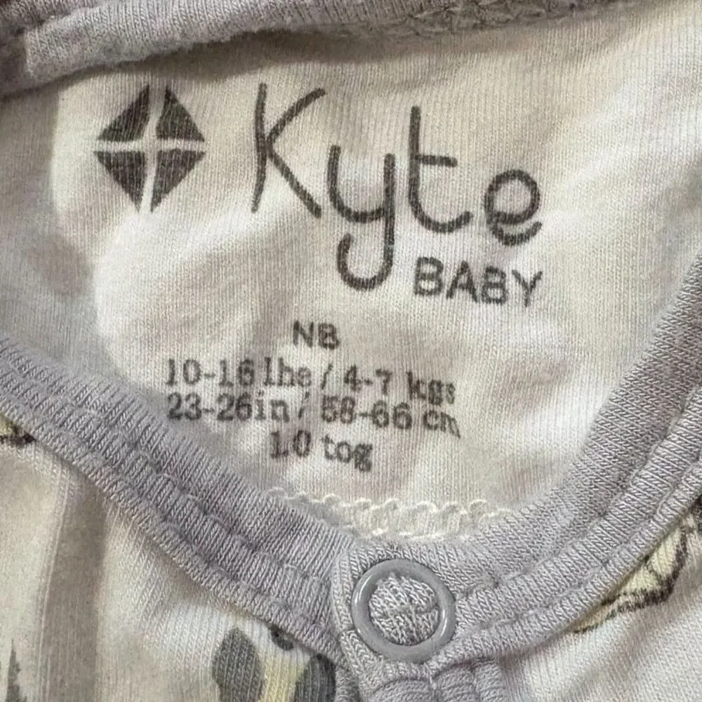 Kyte Baby Bamboo Snap Footie Sleeper White Nocturnal Animal Print Size‎ Newborn
